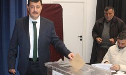 Bafra Pazar Yerleri Esnaf Odası'nda Ertan Atan yeniden başkan seçildi