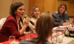 Başkan Kınay: Bu karanlıktan kadınlar çıkaracak