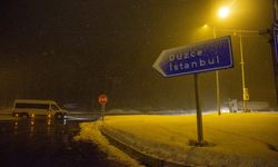 Bolu Dağı'nda yoğun kar yağışı etkili oluyor