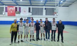 Cide'de futsal turnuvası düzenlendi