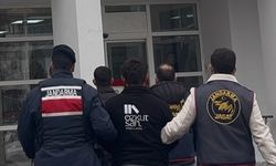 Çorum'da 10 evden hırsızlık yaptıkları iddiasıyla 2 kişi tutuklandı