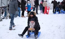 Çorum'da vatandaşlar karın tadını kartopu oynayarak çıkardı