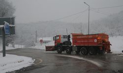 D-100 kara yolunun Bolu Dağı geçişinde kar etkili oluyor