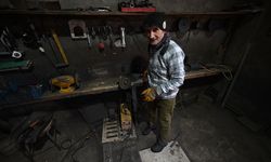 Düzceli usta, 35 yıldır ürettiği Mengen sobalarıyla evleri ısıtıyor