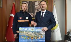 Görele'de temizlik işçisinin bulduğu altın bileklik sahibine teslim edildi