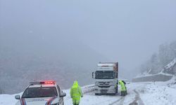 GÜNCELLEME - Karabük, Zonguldak, Düzce ve Sakarya'da kardan kapanan 342 köy yolu açıldı