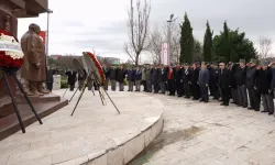 İstanbul Beylikdüzü'nde Denktaş ve Küçük anıldı