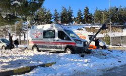 Karabük'te cip ile çarpışan ambulanstaki 2 sağlık çalışanı yaralandı