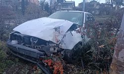 Karabük'te kamyonet ile otomobilin çarpıştığı kazada 3 kişi yaralandı