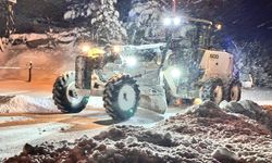 Ladik Belediyesinin karla mücadele çalışmaları sürüyor