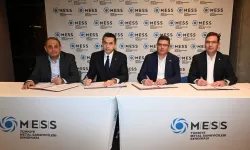 İMZALAR ATILDI... METAL İŞÇİLERİ KAZANDI!