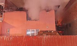 Samsun'da iki katlı binada çıkan yangın hasara neden oldu