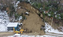Sinop'ta kar yağışı toprak kaymasına neden oldu
