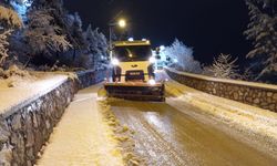 Tokat Belediyesinin karla mücadele çalışmaları sürüyor