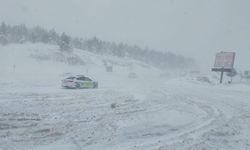 Tokat-Sivas kara yolunda kar yağışı ve tipi etkili oluyor