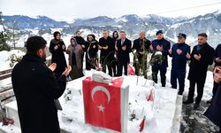 Trabzon Valisi Şahin'den şehit Eren Bülbül ve Özkan Sümer'in mezarına ziyaret