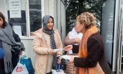 ENFEKSİYON RİSKİ YÜKSEK, MASKE DAĞITTILAR