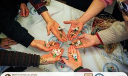 İPEK KOZASINDAN YAKA İĞNESİ