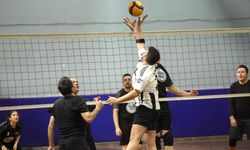 FARKLI MESLEK GRUPLARI SPORDA BULUŞTU