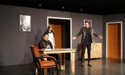 Akçaabat'ta tiyatro oyunu sahnelendi