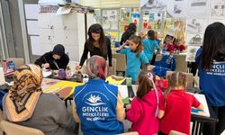 Alaçam'da anne kız boyama etkinliği düzenlendi