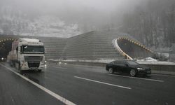 Anadolu Otoyolu ve D-100 kara yolunun Bolu Dağı geçişinde kar yağışı başladı