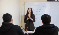 Antalya'da gençlere eğitim desteği sürüyor