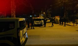 Çorum'da okul bahçesinde otomatik tüfekli 2 şüpheli yakalandı