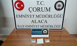 Çorum'da uyuşturucu bulunan araçtaki 2 kişi gözaltına alındı