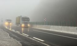 D-100 kara yolunun Bolu Dağı geçişinde sağanak ve sis etkili oldu