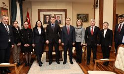 Defterdarlık çalışanlarından Vergi Haftası dolayısıyla Vali Bakan'a ziyaret