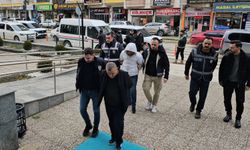 Dolandırıcılara GSM hattı temin ettikleri iddiasıyla yakalanan 7 zanlı adliyede