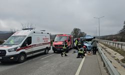 GÜNCELLEME - Çorum'da minibüs ile tırın çarpıştığı kazada 1 kişi öldü, 2 kişi yaralandı