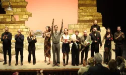 İstanbul Bakırköy Belediye Tiyatroları'ndan gala coşkusu