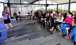 İzmir Bornova'da 'Sağlıklı İlişkiler' masaya yatırıldı