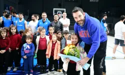 Minik basketbol sevdalıları, Çayırova'nın dev adamlarıyla buluştu