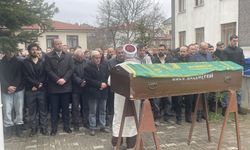 Muğla'daki trafik kazasında yaşamını yitiren motosikletli Bolu'da toprağa verildi