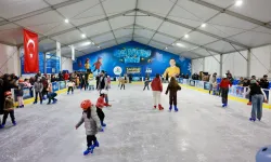 Nevşehir'de buz pateni pisti açıldı