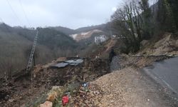 Ordu'da heyelan nedeniyle Ünye-Akkuş yolu ulaşıma kapandı