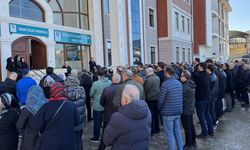 Rize'de 10. kattaki balkondan düşen akademisyenin cenazesi toprağa verildi