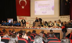 RTÜK Üyesi Davulcu'dan 'Dezenformasyon çağında yeni medya ve gençlik' söyleşisi