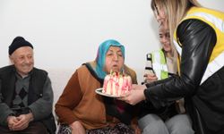 Samsun Büyükşehir Belediyesi ekipleri 74 yaşındaki kadının doğum gününü kutladı