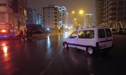 Samsun'da kamyonet ile motosikletin karıştığı kaza anı güvenlik kamerasına yansıdı