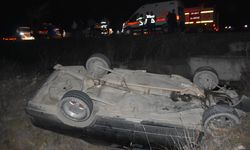 Sinop'ta su kanalına devrilen otomobildeki 2 kişi yaralandı