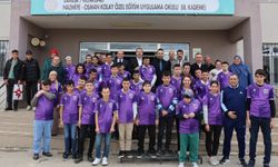 Vezirköprü'de özel gereksinimli öğrencilere Samsunspor forması hediye edildi