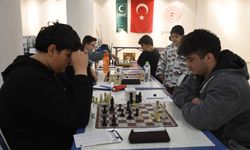 Yeşilay Düzce Şubesi tarafından düzenlenen satranç turnuvası başladı