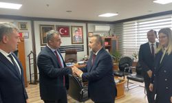 GENEL MÜDÜR, SENDİKADA...