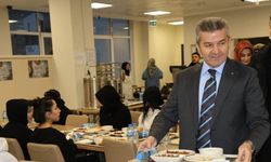 Artvin Valisi Ergün, üniversite öğrencileriyle iftar yaptı