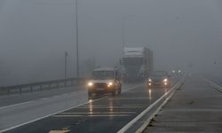 Bolu Dağı'nda sis ulaşımı olumsuz etkiledi
