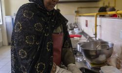 Bolu'da 'kardeşlik sofrası' 5 ülkenin bayram tatlıları için kuruldu